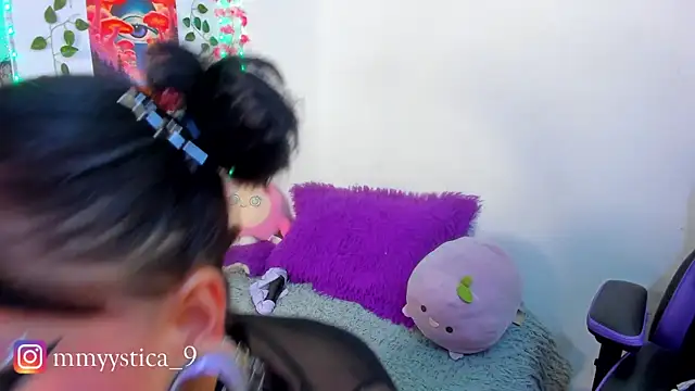 Snapshot of Rainnbow_ chatting on 4, 3, 2026 Rainnbow online show from 4, 3, 2026