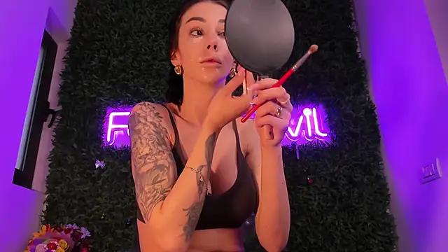 realhotfallingdevil online show from 19, 3, 2026