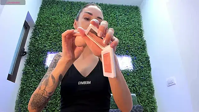 realhotfallingdevil online show from 11, 9, 2025