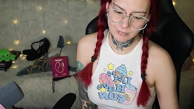 Ginger Stay online show from 1, 11, 2025