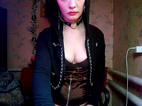 Snapshot of WildMissNiks chatting on 18, 11, 2025 WildMissNiks online show from 18, 11, 2025