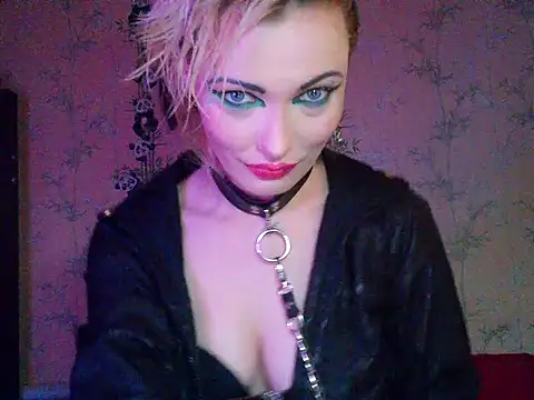 Snapshot of WildMissNiks chatting on 10, 11, 2025 WildMissNiks online show from 10, 11, 2025