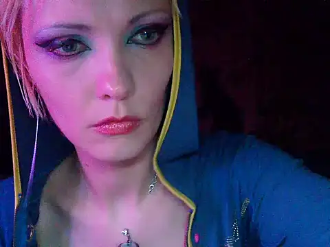 Snapshot of WildMissNiks chatting on 1, 2, 2025 WildMissNiks online show from 1, 2, 2025