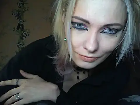 WildMissNiks online show from 2, 6, 2026