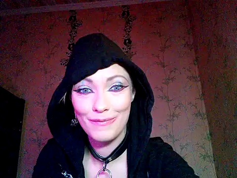 Snapshot of WildMissNiks chatting on 21, 11, 2025 WildMissNiks online show from 21, 11, 2025