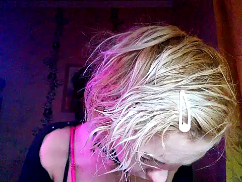 Snapshot of WildMissNiks chatting on 16, 12, 2025 WildMissNiks online show from 16, 12, 2025