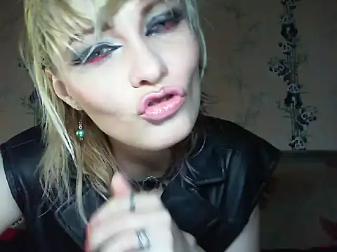 Snapshot of WildMissNiks chatting on 7, 6, 2026 WildMissNiks online show from 7, 6, 2026