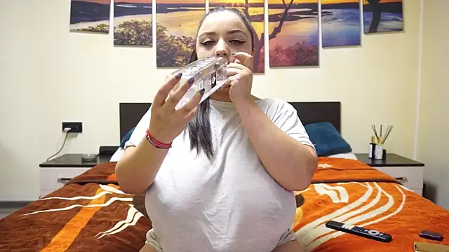 adelline online show from 10, 3, 2025