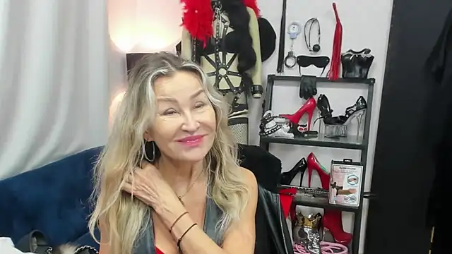 crystaLUX online show from 12, 11, 2025