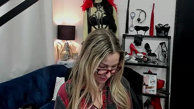 crystaLUX online show from 7, 3, 2025