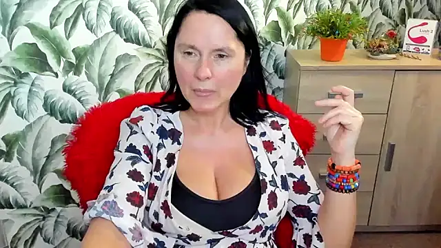 Ellennaughty online show from 6, 2, 2025