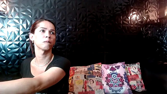 PINK  LOLA1 online show from 4, 11, 2025