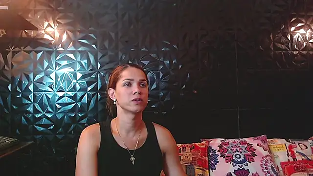 PINK  LOLA1 online show from 2, 4, 2026