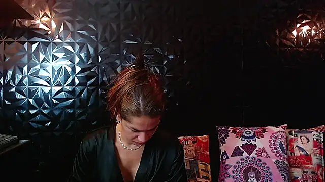 PINK  LOLA1 online show from 29, 11, 2025