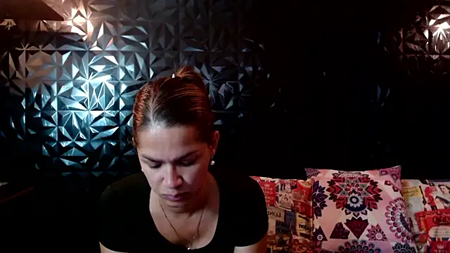 PINK  LOLA1 online show from 29, 3, 2026