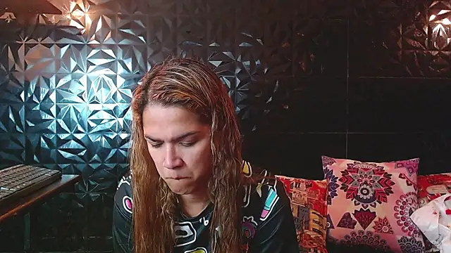 PINK  LOLA1 online show from 22, 6, 2026