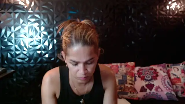 PINK  LOLA1 online show from 29, 5, 2026