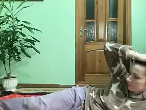 Snapshot of AngelTough20 chatting on 4, 2, 2026 AngelTough20 online show from 4, 2, 2026