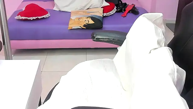 MATURE WHOR33 online show from 18, 3, 2025