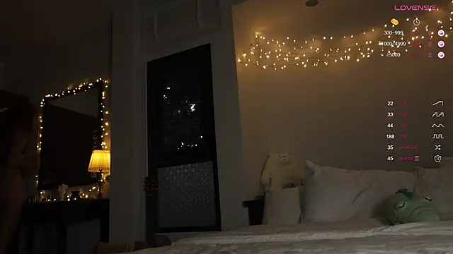 Amylittlestar online show from 5, 10, 2025