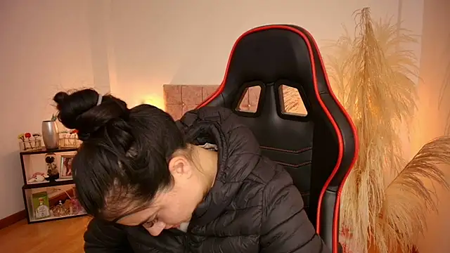 KallyMyller1 online show from 13, 3, 2025