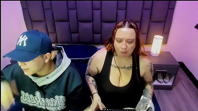 MiaYMolly online show from 11, 3, 2025