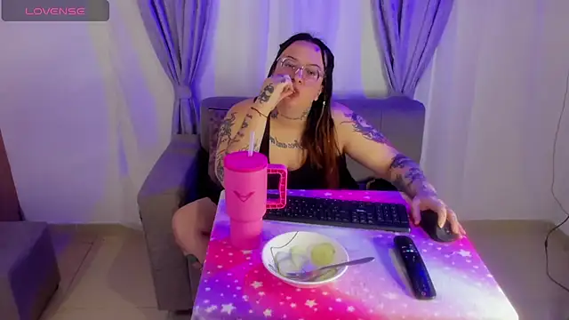 MiaYMolly online show from 25, 4, 2026