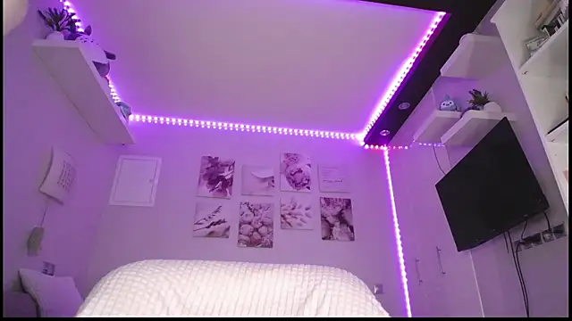 Agness sweet online show from 3, 3, 2025