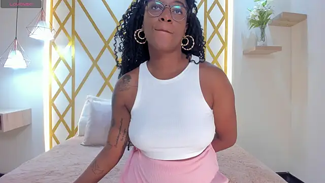 Snapshot of maryevans_ chatting on 8, 11, 2025 maryevans online show from 8, 11, 2025