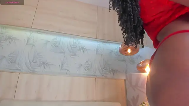 Snapshot of maryevans_ chatting on 21, 10, 2025 maryevans online show from 21, 10, 2025