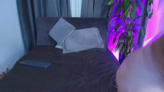 Aliciawonderxx online show from 4, 4, 2026