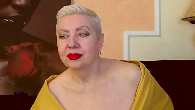 Snapshot of LadyPosh chatting on 4, 12, 2025 LadyPosh online show from 4, 12, 2025