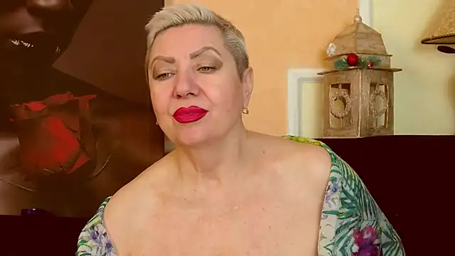 Snapshot of LadyPosh chatting on 17, 12, 2025 LadyPosh online show from 17, 12, 2025