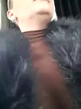 Snapshot of Dirtyfeelin chatting on 4, 12, 2024 Dirtyfeelin online show from 4, 12, 2024