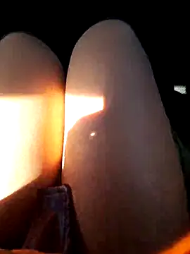 Snapshot of Dirtyfeelin chatting on 20, 10, 2025 Dirtyfeelin online show from 20, 10, 2025