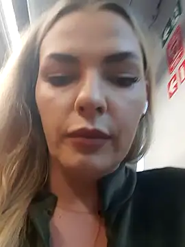 Snapshot of Dirtyfeelin chatting on 2, 11, 2025 Dirtyfeelin online show from 2, 11, 2025