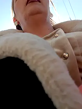 Snapshot of Dirtyfeelin chatting on 4, 3, 2025 Dirtyfeelin online show from 4, 3, 2025