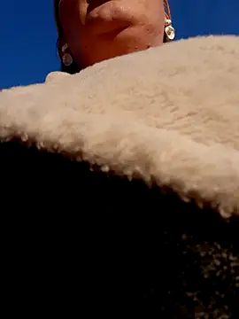 Snapshot of Dirtyfeelin chatting on 4, 3, 2025 Dirtyfeelin online show from 4, 3, 2025