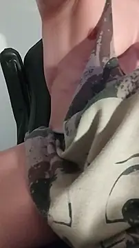 sexy fit guy on cam online show from 18, 1, 2026