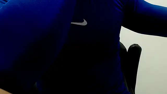 sexy fit guy on cam online show from 30, 11, 2025