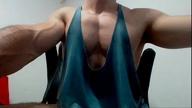 sexy fit guy on cam online show from 20, 6, 2026