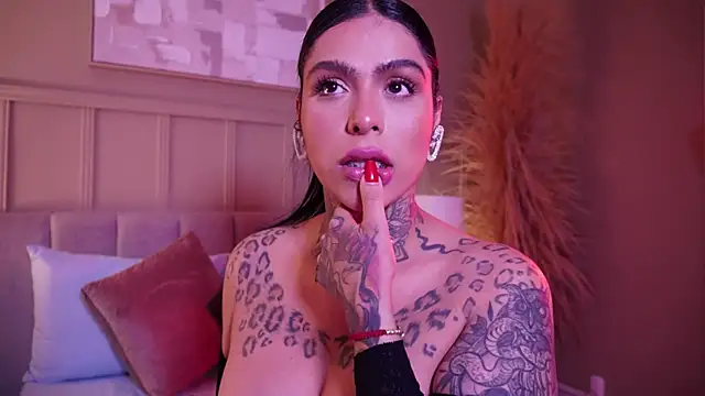 curvyliciousss online show from 20, 6, 2026