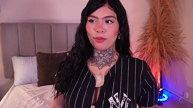 curvyliciousss online show from 5, 12, 2025