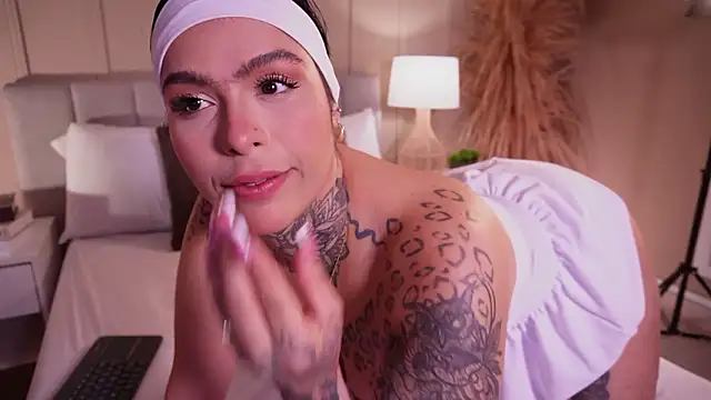 curvyliciousss online show from 2, 3, 2026