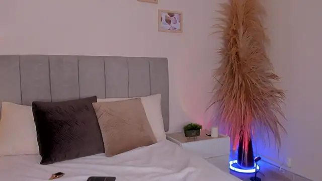 curvyliciousss online show from 21, 3, 2025