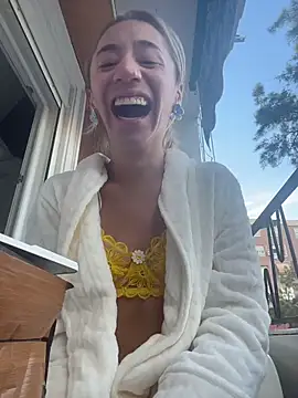 Snapshot of Littlebunny21 chatting on 7, 11, 2025 Littlebunny21 online show from 7, 11, 2025