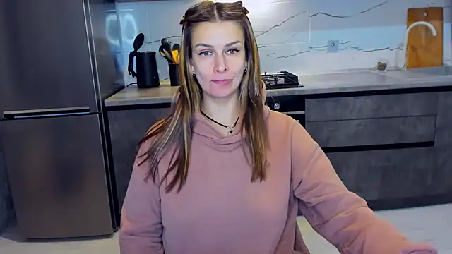 AlexiaDarren online show from 24, 2, 2025