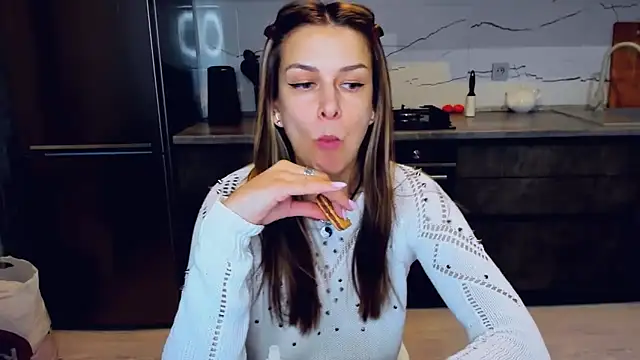 AlexiaDarren online show from 17, 2, 2025