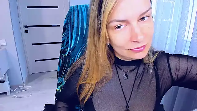 AlexiaDarren online show from 10, 5, 2026