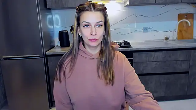 AlexiaDarren online show from 24, 2, 2025